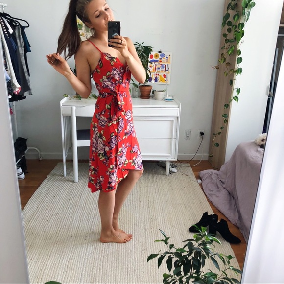 Scalloped Neckline Floral Wrap Dress - Picture 3 of 8